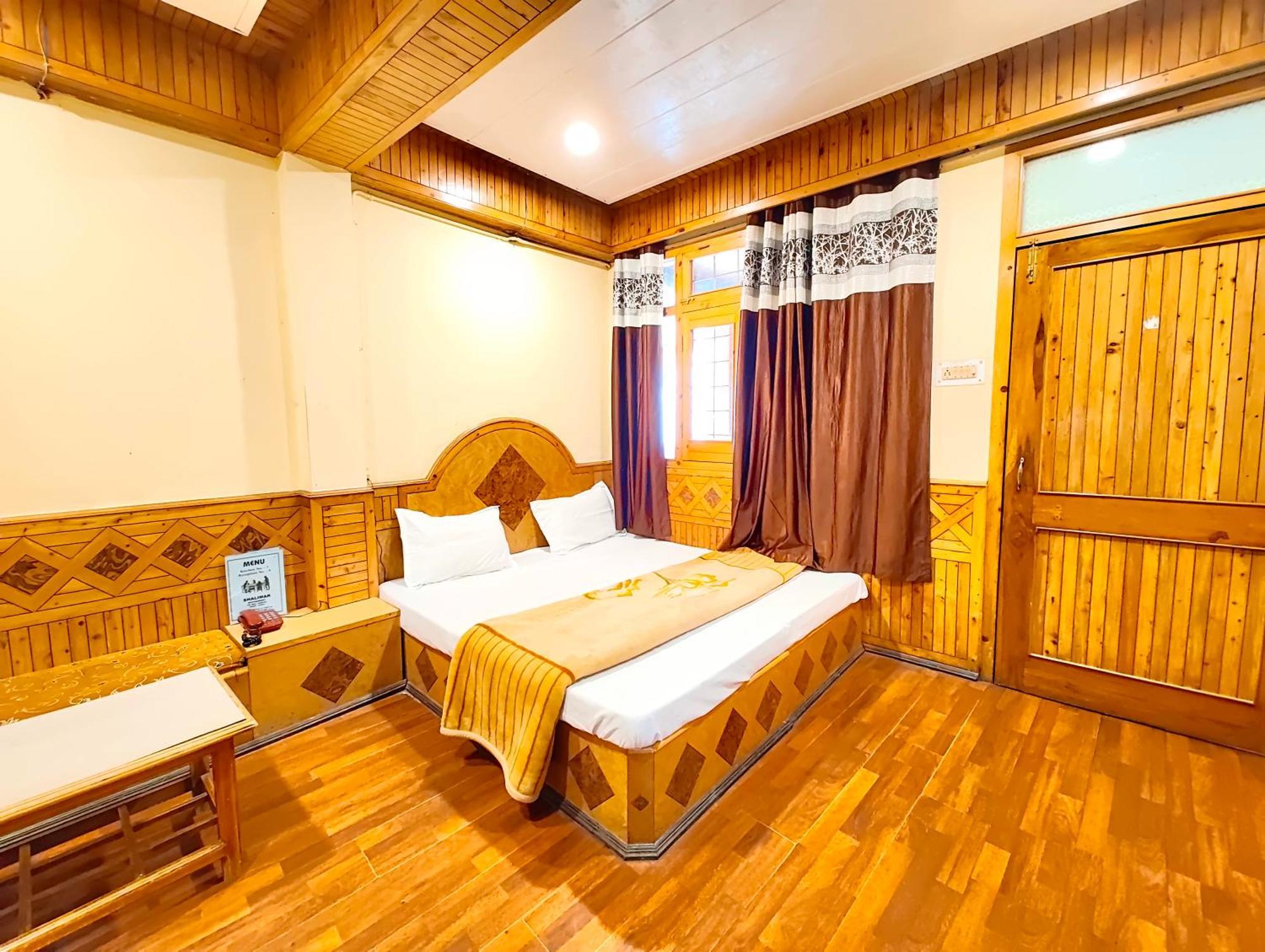 Hotel Shalimar The Mall Road Nainital Bagian luar foto